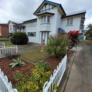  Holiday home Spacious Close To Cbd And Airport Australia